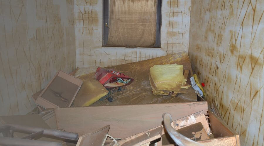 Why choose water damage restoration service for commercial water damage restoration in Livonia